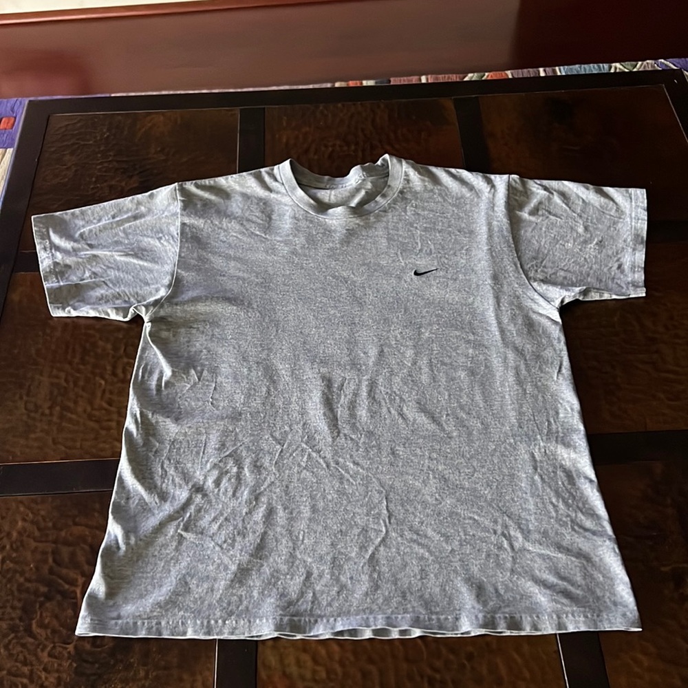 Nike Crew Neck Tee Short Sleeve No Side Seams Gray Medium Embroidered Swoosh